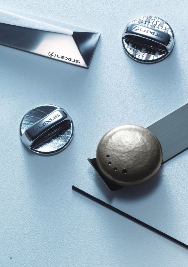 THE ART OF LEXUS レクサス25周年限定ブランドブック　非売品 VOGUE STATION 25」にLEXUS LBX 3つの世界観が集結