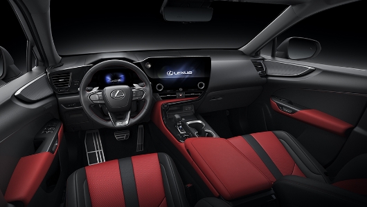 LEXUS NX インテリアカラー“F SPORT”専用フレアレッド(プロトタイプ)