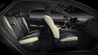 LEXUS NX インテリアカラー ブラック&リッチクリーム(プロトタイプ)