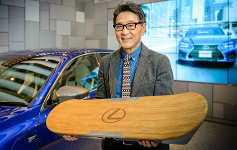 Atsushi Takada with the Lexus hoverboard</figcaption
