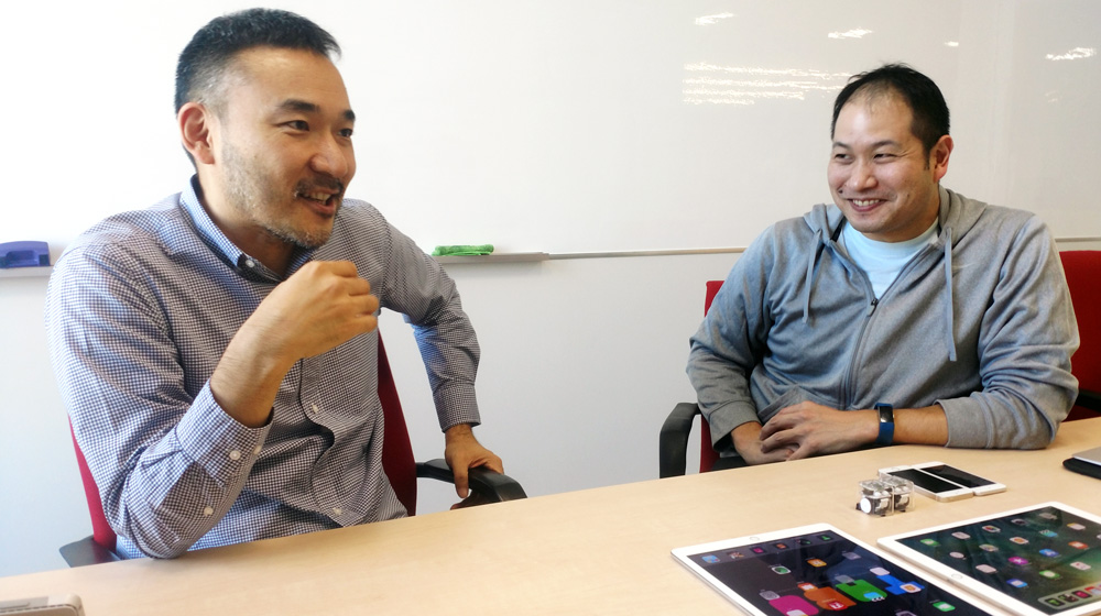 プログレス・テクノロジーズの小西氏と(左)とバスキュールの中山氏(右)