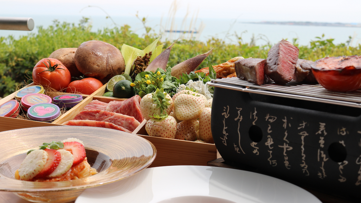 糖度の高いトマトや摘みたてのイチゴなどリゾートの周辺には地産の食材が溢れる