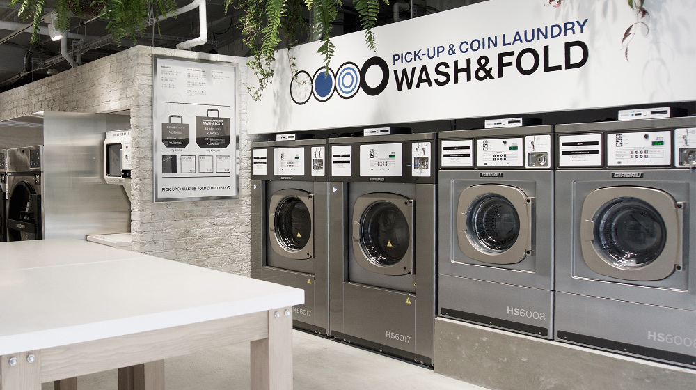 日本の「Wash and Fold」の最新店舗ではスニーカーを洗えるマシーンも導入