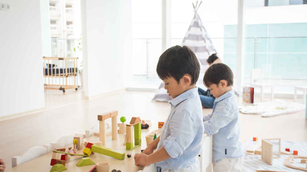 子どもと触れ合えるスペースが設けられているコワーキングスペース©trehauscowork.com
