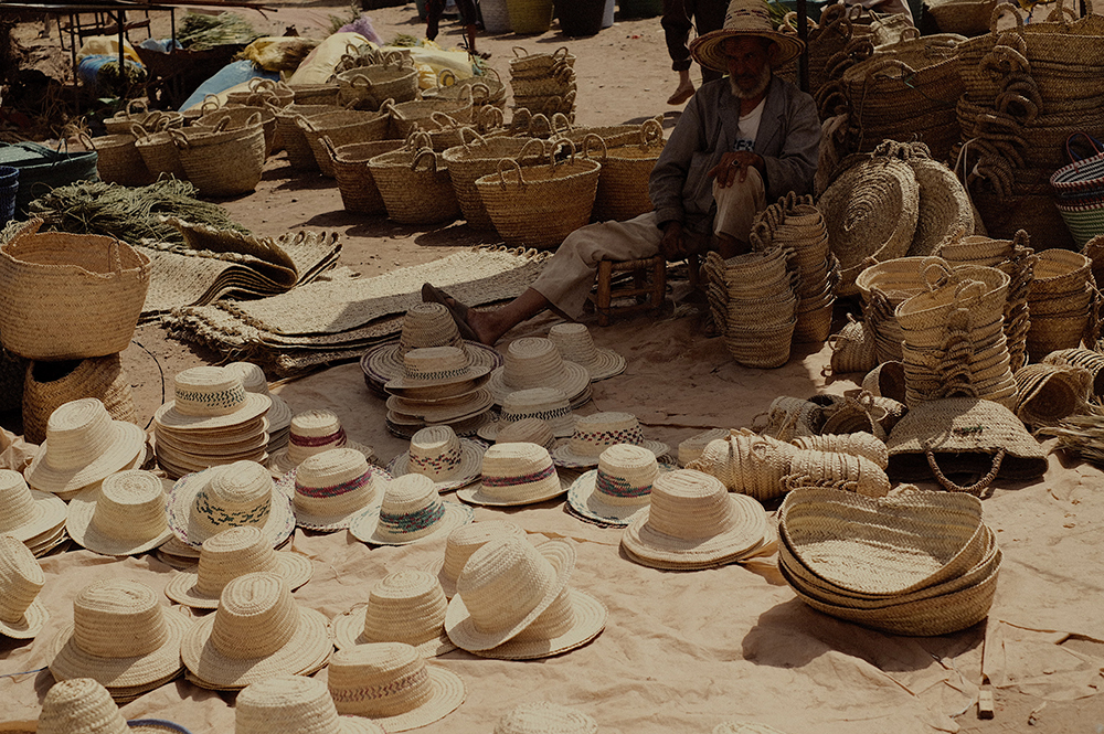 モロッコの旅 前編 男たちがまとう長い服 そして帽子 Lexus Visionary ビジョナリー