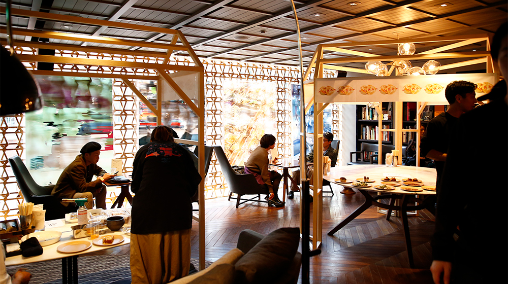 アートとフードが同居する「Kabi BOOK SUPPER CLUB」