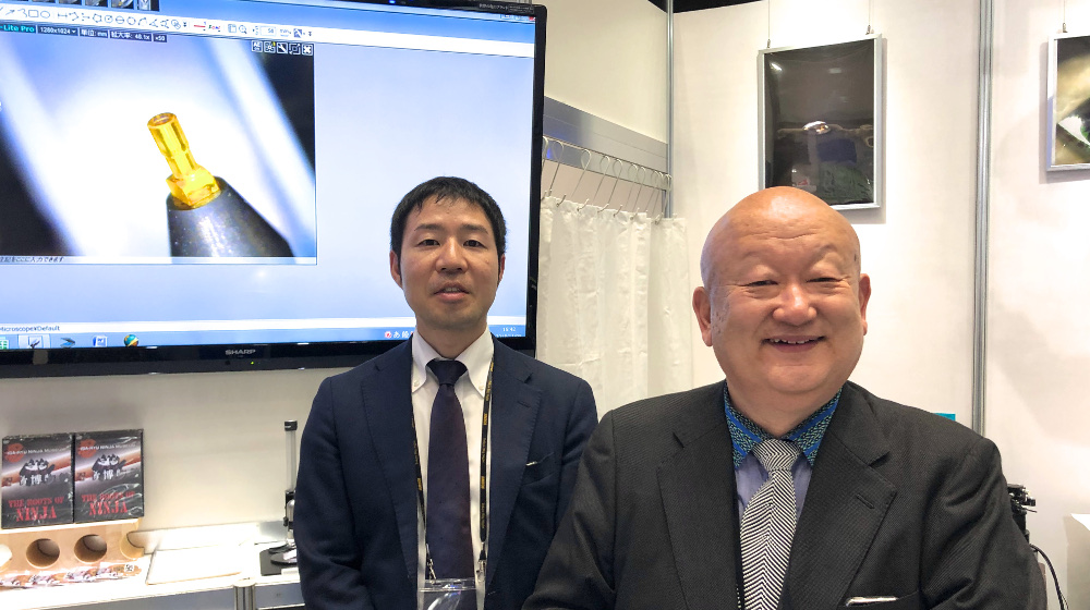 北岡鉄工所の瀧本理起・営業部長(左)と同・北岡正次会長(右)。創業は1964年