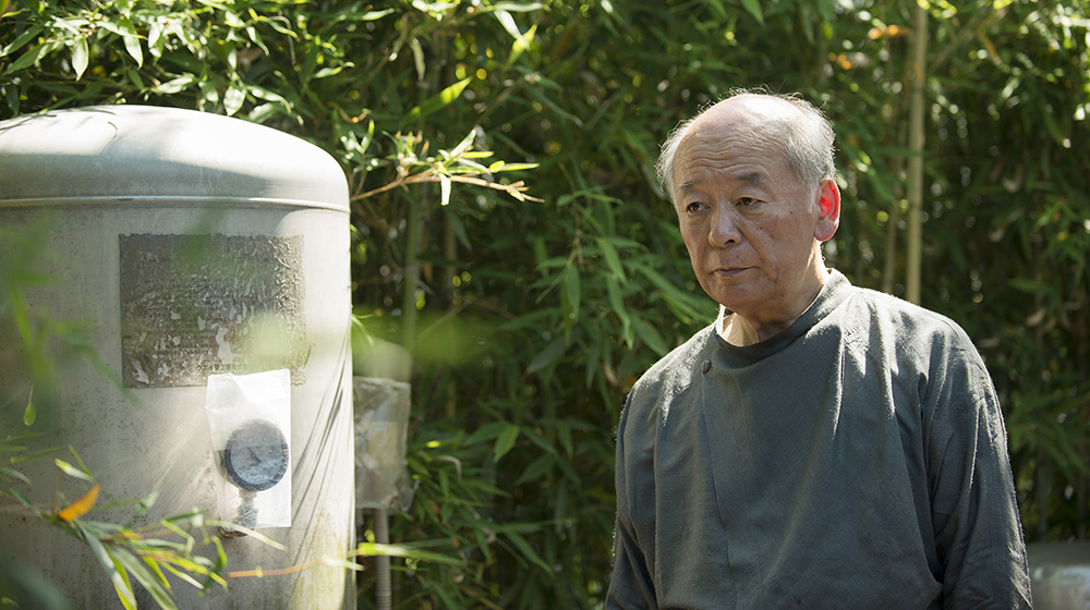 日本の伝統色の研究者としての一面も持つ吉岡氏。講演などを通じて、植物染の奥行きの深さと美しさを伝える