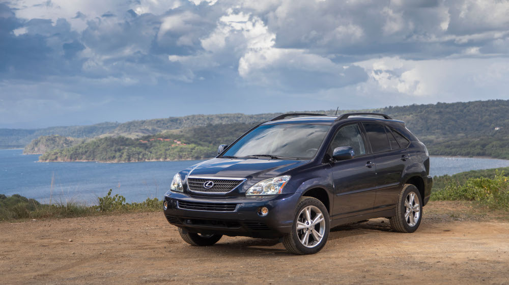 レクサス初のハイブリッド車となるRX400h(2006年型)