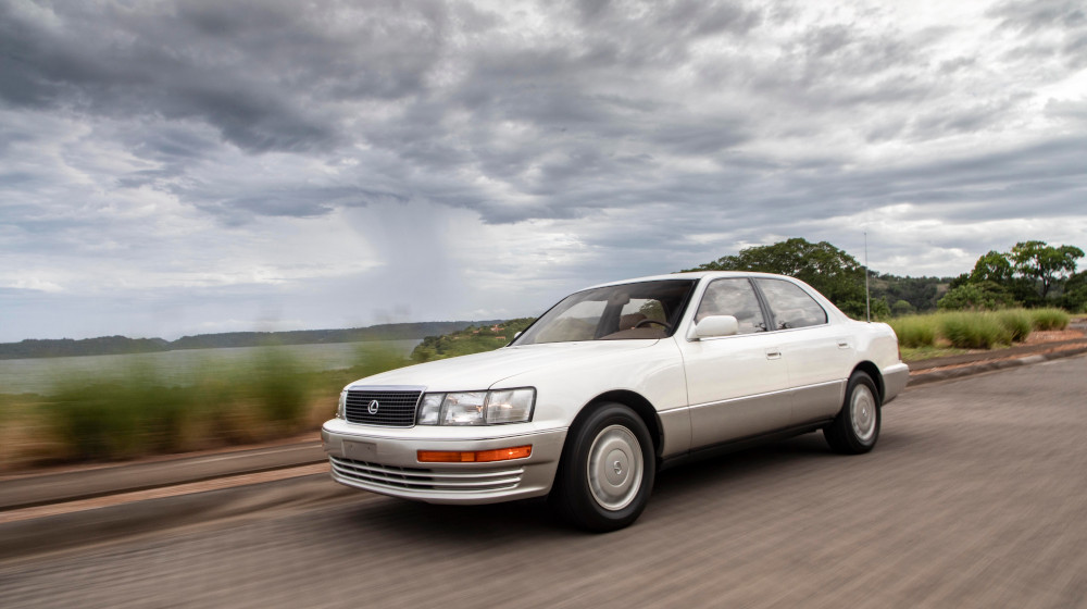 LS400の静粛性や乗り心地の良さは、現代の水準に照らし合わせても高いレベルにある