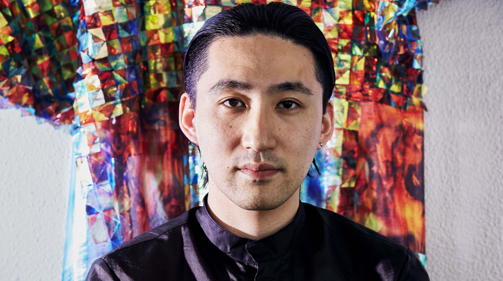 「YUIMA NAKAZATO」のデザイナー、中里唯馬氏