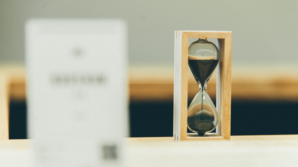 お茶の蒸らし時間は1分20秒。この砂時計は1分20秒専用に特注したもの