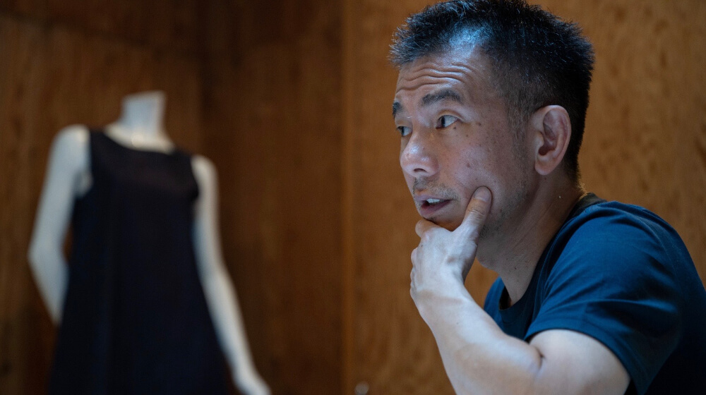 堪能な語学力と卓越したプレゼンテーション力で、国内外で活躍するインディゴアーティスト、タツ・ミキ氏