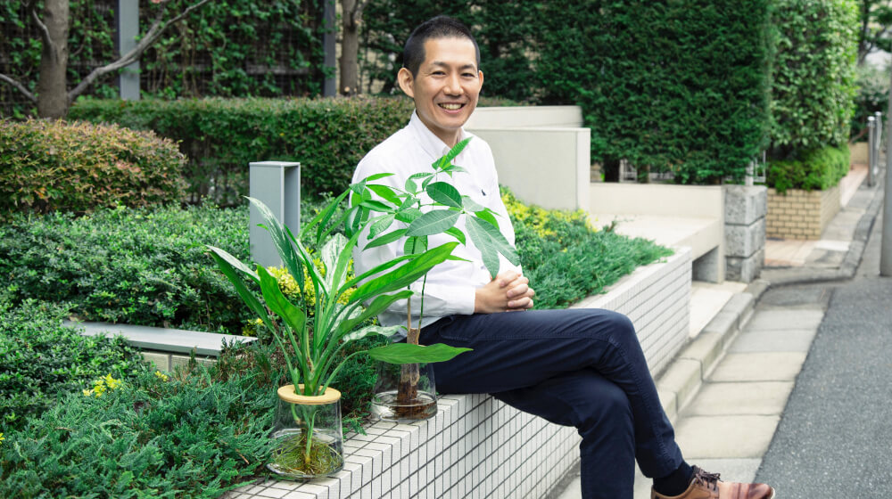 もともとテレビのディレクターや出版プロデュースを手掛けていたという、異色の経歴をもつ中島大輔氏