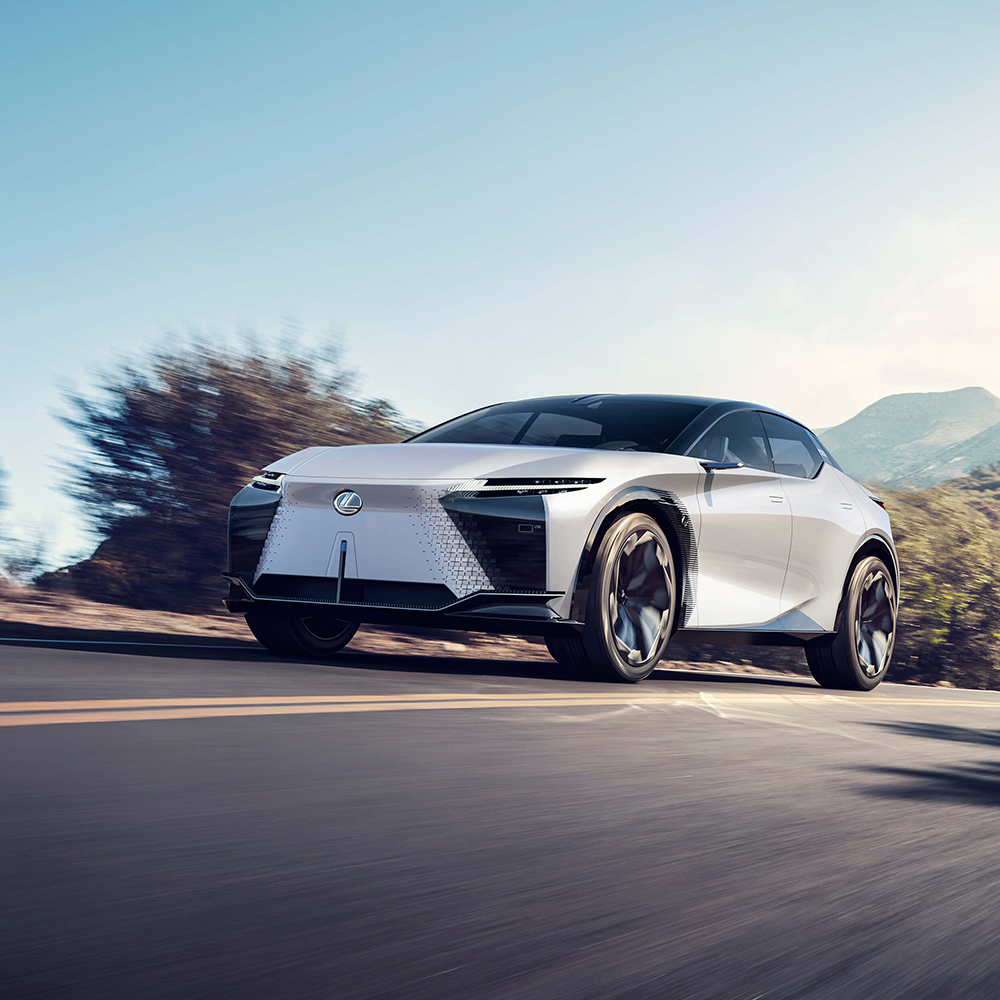 レクサスが培ってきた電動化技術と車両運動制御技術を融合し、ドライバーの感性に寄り添った走りの進化を目指すという