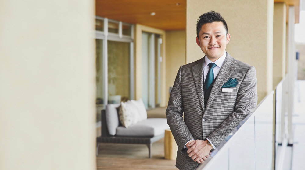 「THE HIRAMATSU軽井沢 御代田」の総支配人である佐藤智博氏