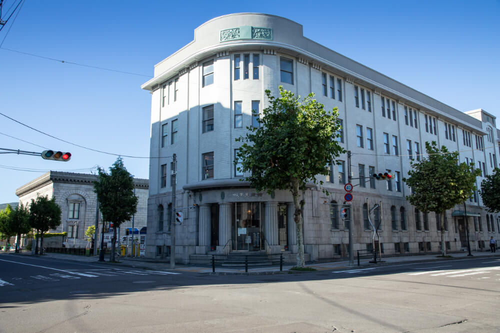 旧北海道拓殖銀行小樽支店を改装した似鳥美術館