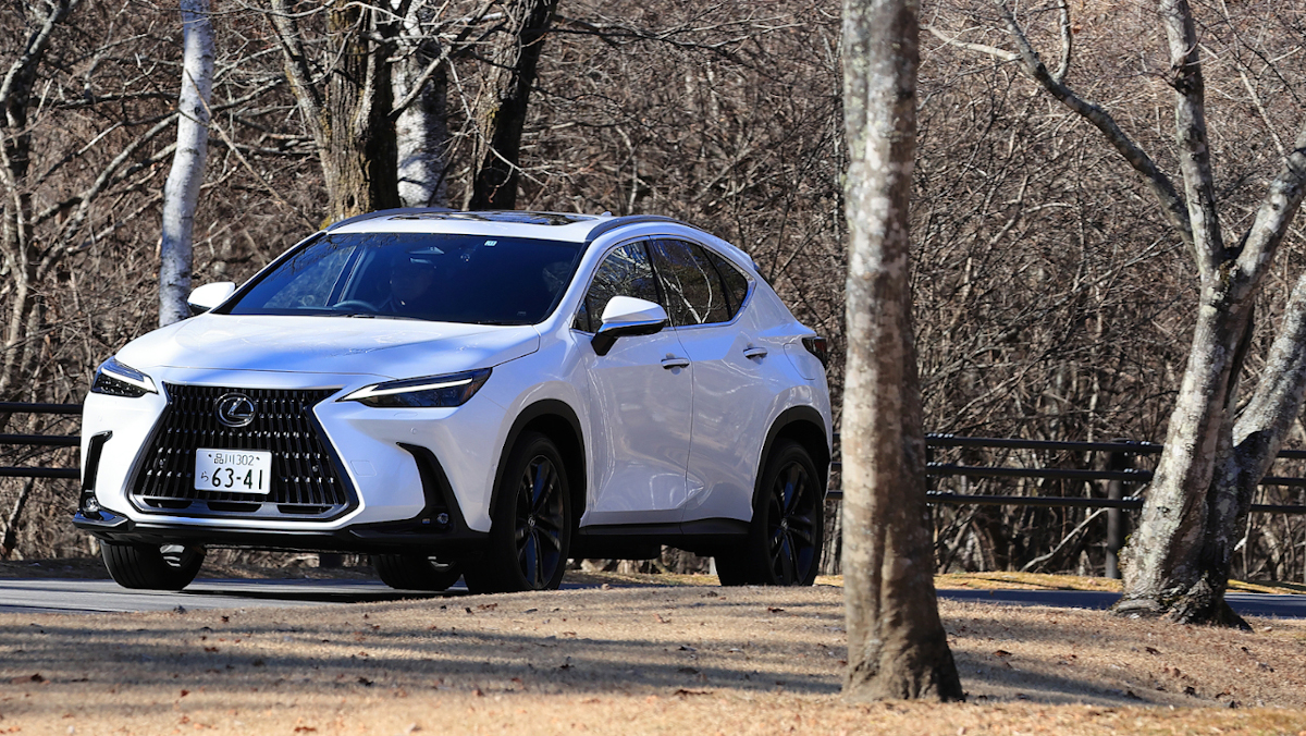 電気モーターとエンジンによるハイブリッドシステムの活かし方が上手なのが「NX450h+」の大きな魅力と小川氏はいう
