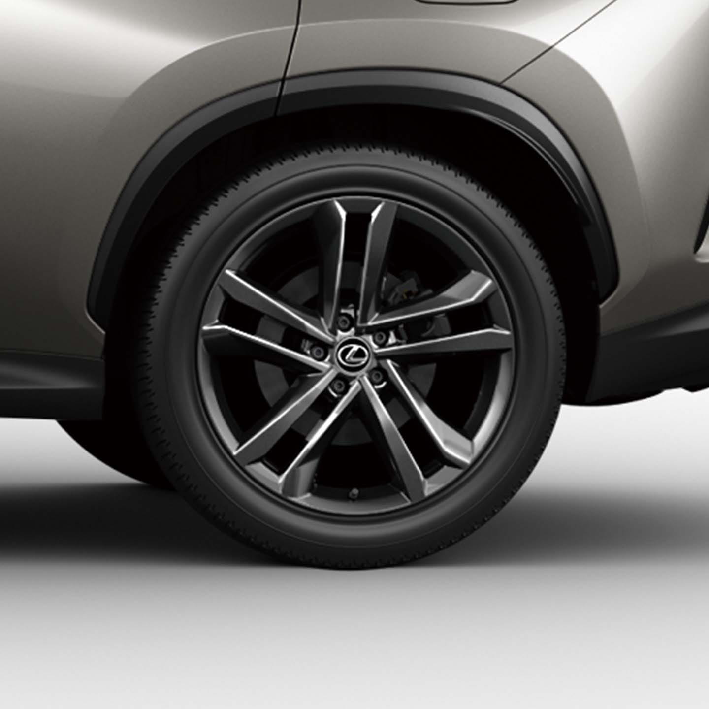 LEXUS NX Fsport 235/55R18 美品 ダークプレミアムメタリック塗装 