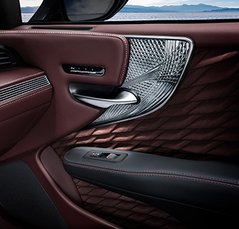 LEXUS LS500h(欧州仕様)